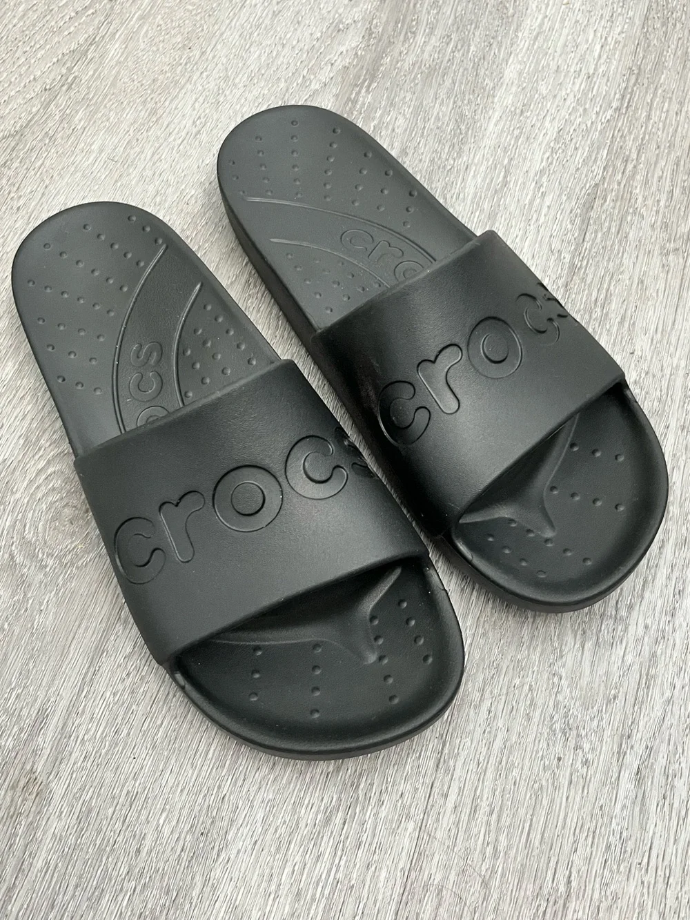 NWOT! Crocs Classic Slides Black Sandals Men’s 8 Women’s 10